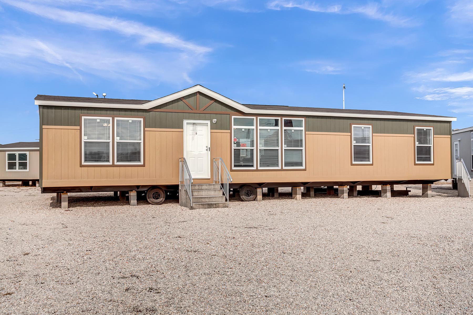 NM3256F-Exterior-1.jpg