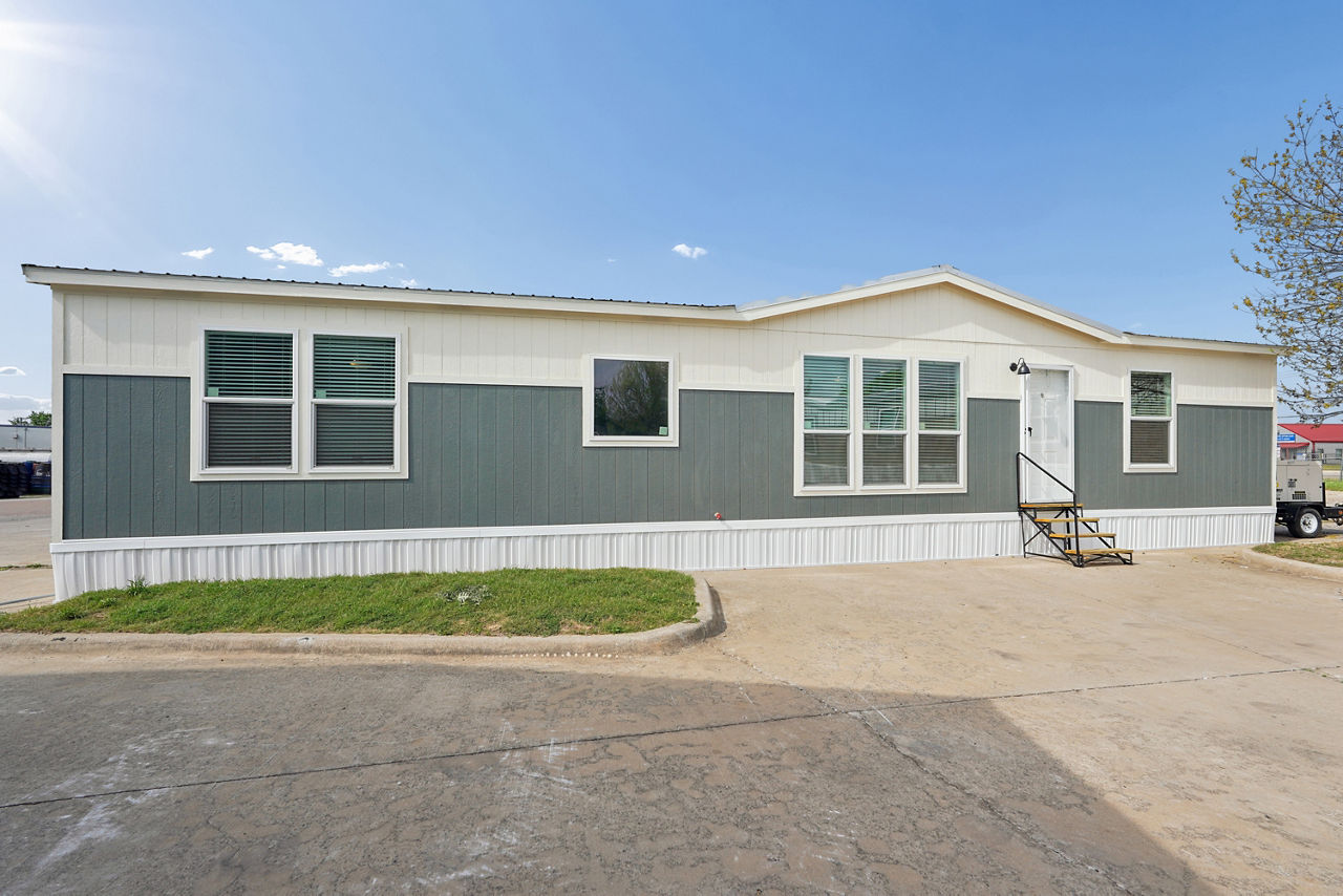 125-sheridan-rm3256b-exterior-1.jpeg