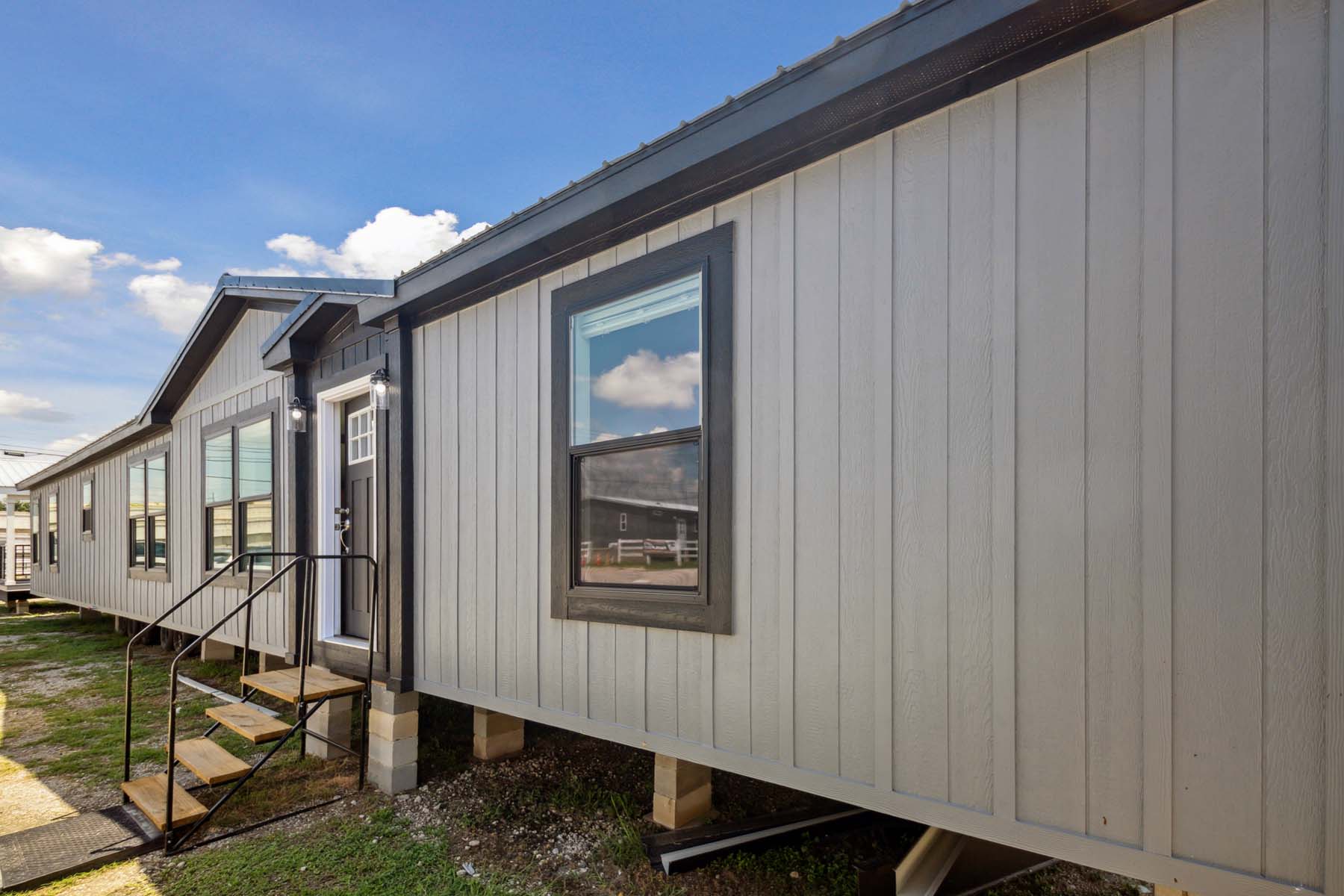 Cedar Creek 3276H42106 Exterior (4)ecvbn.jpg